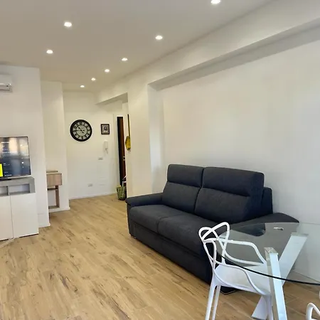 Pm 34 Viale Imperatore Guest House - 50 Mt From Metro San Paolo Apartment