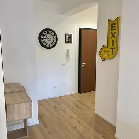 Apartment Pm 34 Viale Imperatore Guest House - 50 Mt From Metro San Paolo