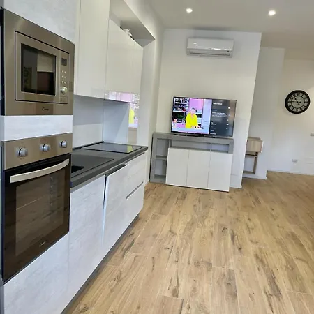 Pm 34 Viale Imperatore Guest House - 50 Mt From Metro San Paolo Apartment *