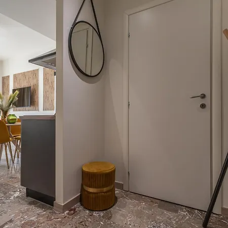 Cornelia Cozy Apartment