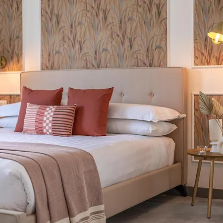 Cornelia Cozy Rome