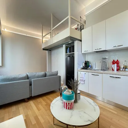 Borghese & Albani - Luxury Loft Apartment