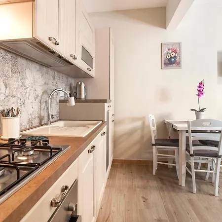 Appartamento Elegant Comfy Three-rooms In Eur With Parking Roma