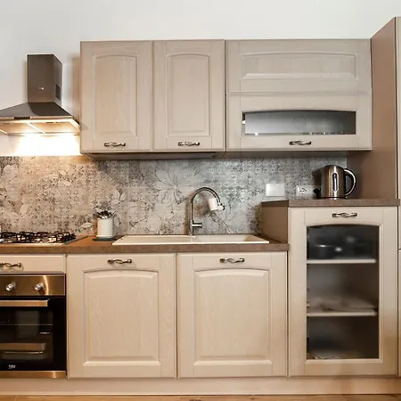 Elegant Comfy Three-rooms In Eur With Parking Appartamento