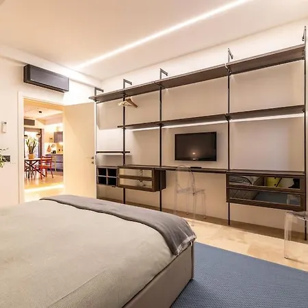 Aedrian's Loft. Boutique With Private Terrace In The Center Of Apartment Rome
