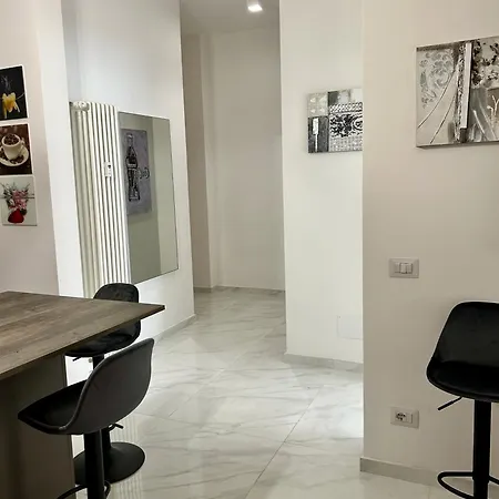 Urban Chic San Paolo Apartment *