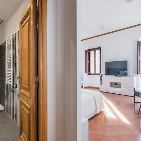 The Rent - Four-room A Few Steps From The Trevi Fountain