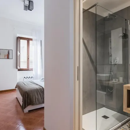 The Rent - Four-room A Few Steps From The Trevi Fountain