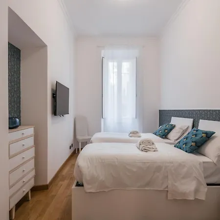 The Rent - Four-room A Few Steps From The Trevi Fountain Rome