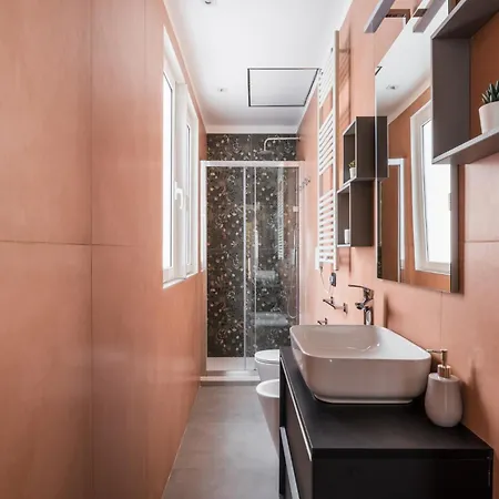 Apartment The Rent - Four-room A Few Steps From The Trevi Fountain Rome