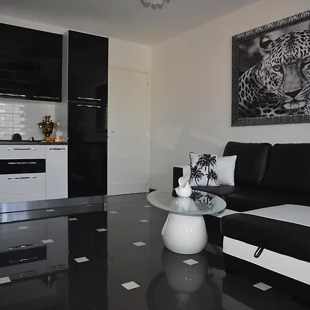 Sole E Luna Apartment