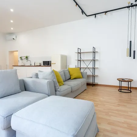 5 Bdrms Apartment Rome