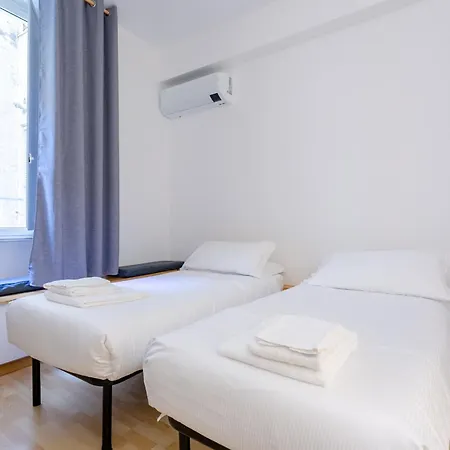 Apartment 5 Bdrms *