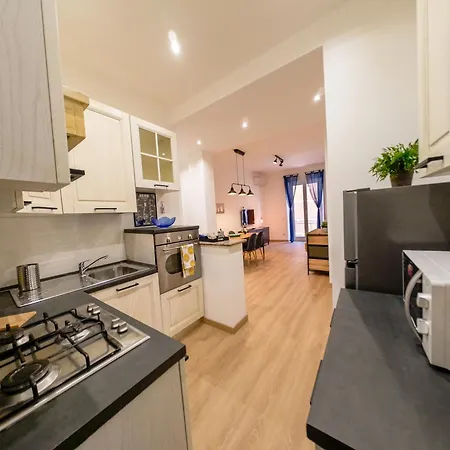 Chic Modern 2-bedroom Near Metro Apartment Rome
