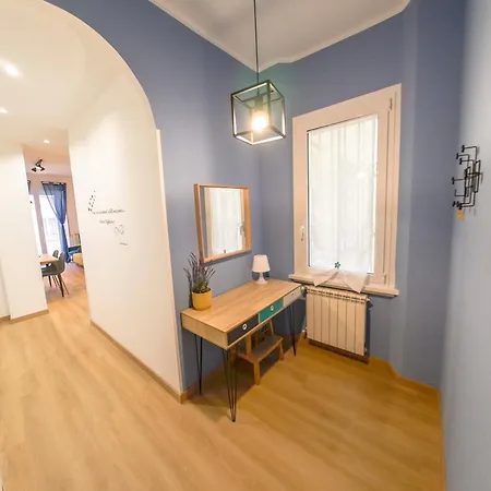 Chic Modern 2-bedroom Near Metro Apartment