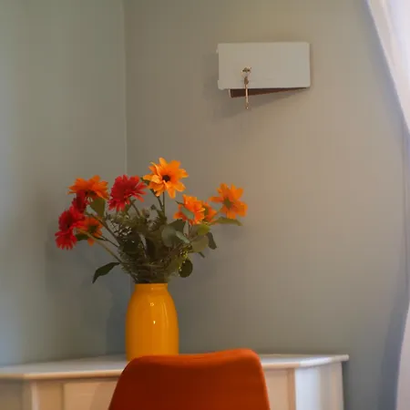 Chic Modern 2-bedroom Near Metro Apartment Rome