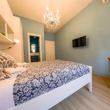 Apartment Chic Modern 2-bedroom Near Metro Rome