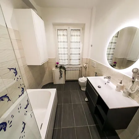 Appartamento Chic Modern 2-bedroom Near Metro *