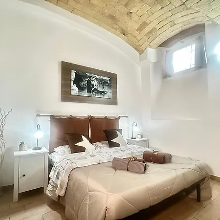 Domus Vatican Walls Apartment