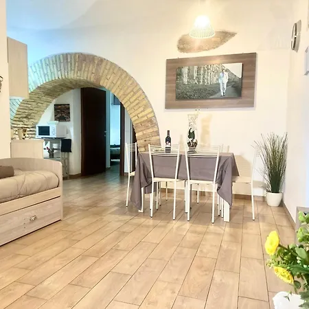 Domus Vatican Walls Apartment *