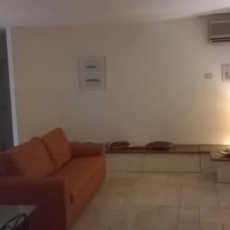 Apartment Portico *