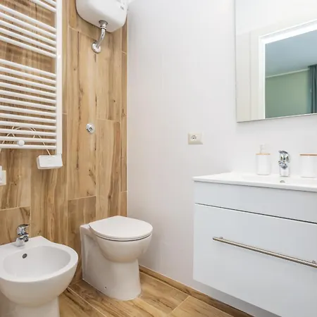 2-bedroom Retreat Near Metro & Parks