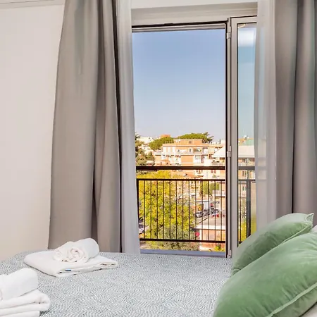 2-bedroom Retreat Near Metro & Parks Apartment