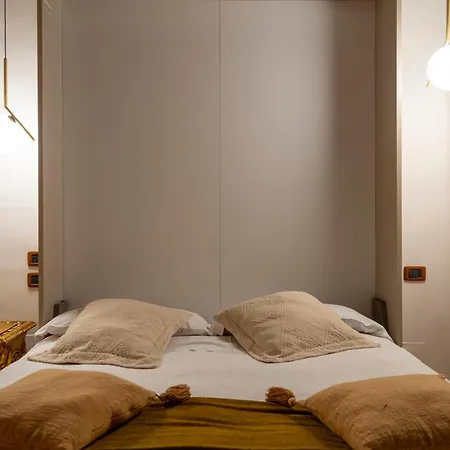 Condotti 2* Roma