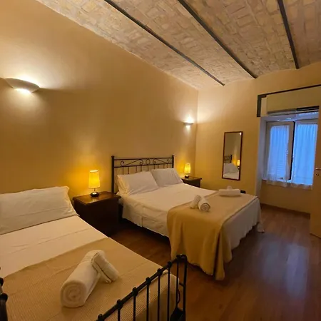 Holiday Suite Roma Apartment