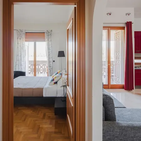 Eur Moravia Attico Panoramico Con Terrazzo, Fino A 5 Ospiti * Roma