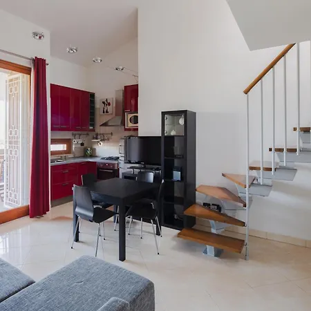Appartamento Eur Moravia Attico Panoramico Con Terrazzo, Fino A 5 Ospiti Roma
