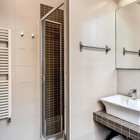 Little Queen Relais 3*