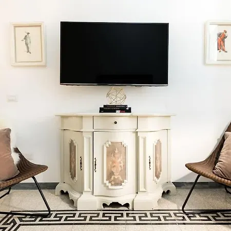 Modern Comfort, Poetic Charm Appartamento