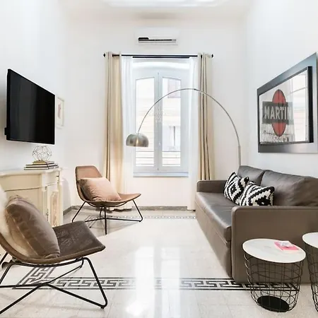 Modern Comfort, Poetic Charm Roma