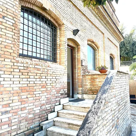 Holiday home Volupta's House - Trastevere Station *