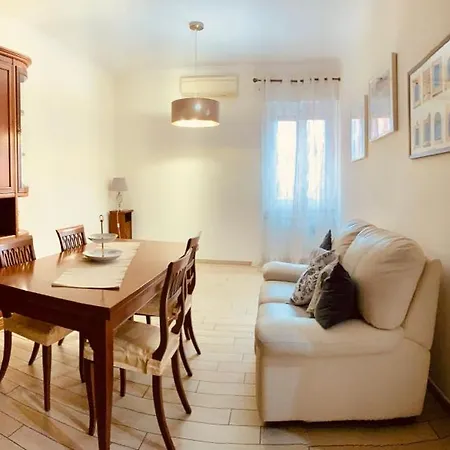 Apartment Family In Rome