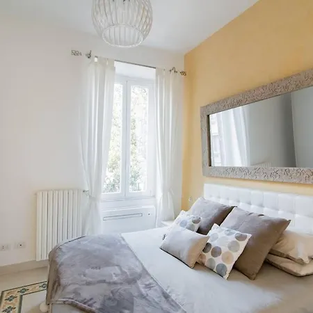 Brightful Boutique In The Heart Of Trastevere Rome