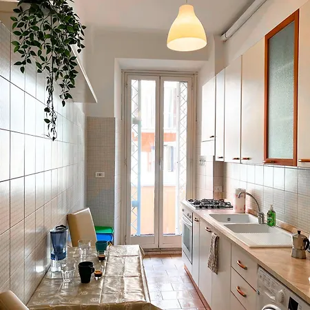 Large House Near The Metro A - Ideal For 6 People In The Center Of