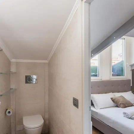 The Rent - Near Castel Sant'angelo Apartment