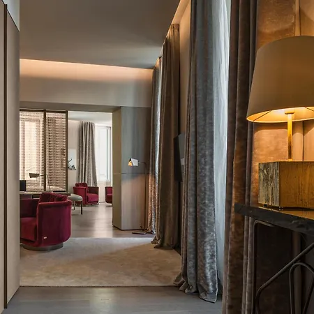 Fendi Private - Small Luxury Of The World 5*