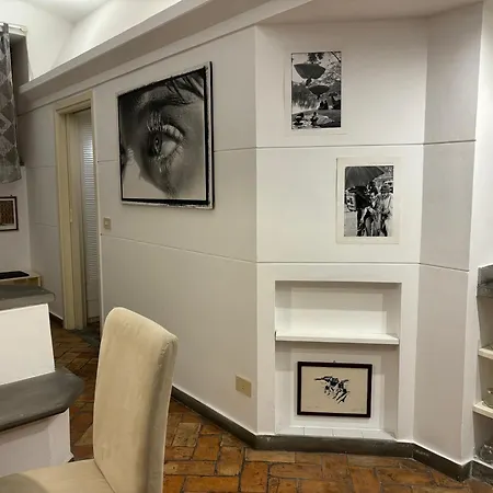아파트 Bbb House