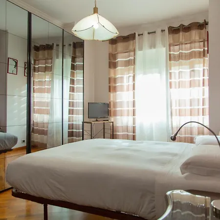 Sara's Nest Near The Vatican Апартаменты Рим