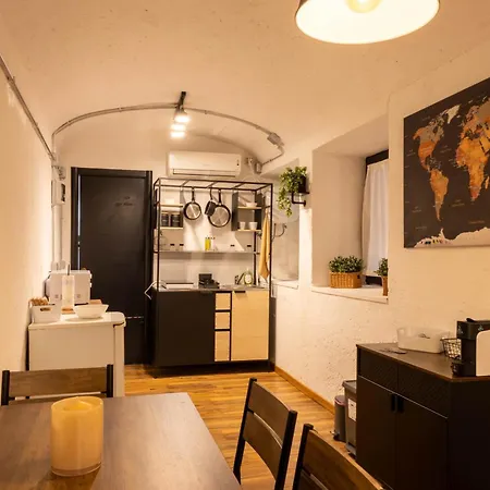 Domus Laura Rione Monti * Roma