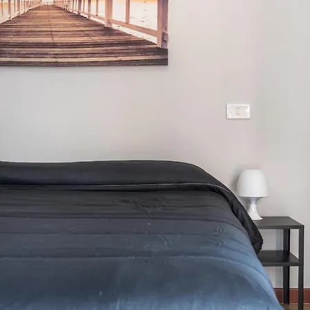 Travelershome Ciampino&Morena Guesthouse
