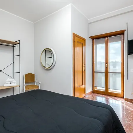Travelershome Ciampino&Morena Guesthouse Guest house *