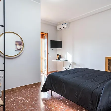 Travelershome Ciampino&Morena Guesthouse Guest house
