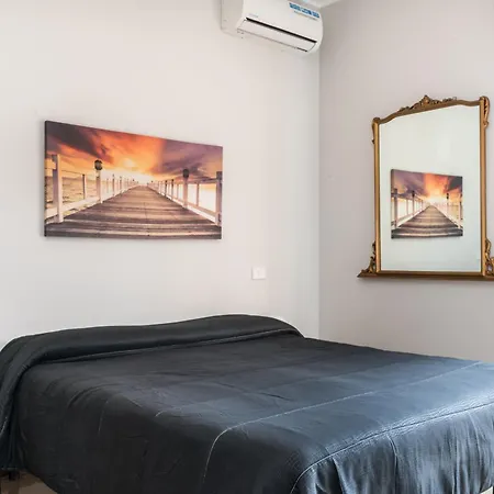 Travelershome Ciampino&Morena Guesthouse