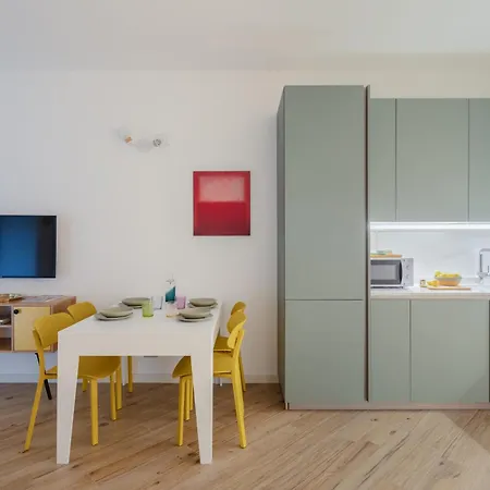 Happy Domus - Giallo Corte Trastevere Apartment Rome