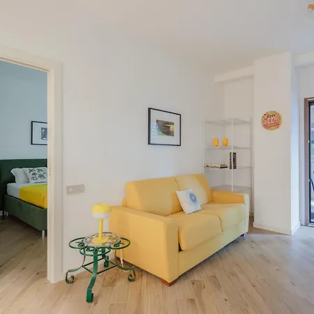 Happy Domus - Giallo Corte Trastevere Apartment *