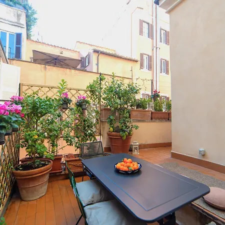 Apartment Bernini Stay, Next To Trevi Fountain *
